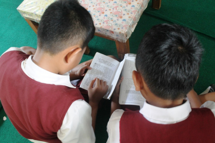 Diiming-imingi Hadiah, Trik agar Anak Mau Baca Buku