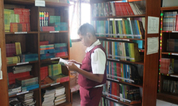 Stok Terbatas, Siswa Terpaksa Dibatasi Meminjam Buku