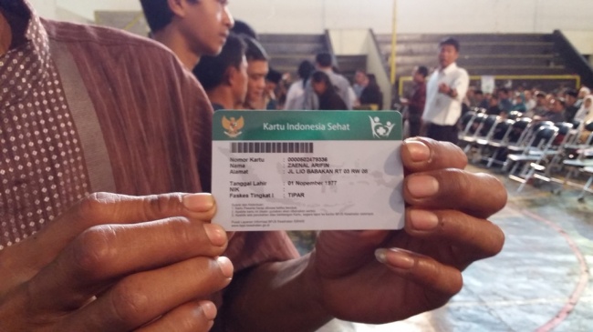 Polisi Selidiki Ratusan KIS Warga Surabaya yang Berserakan di Sungai Blitar