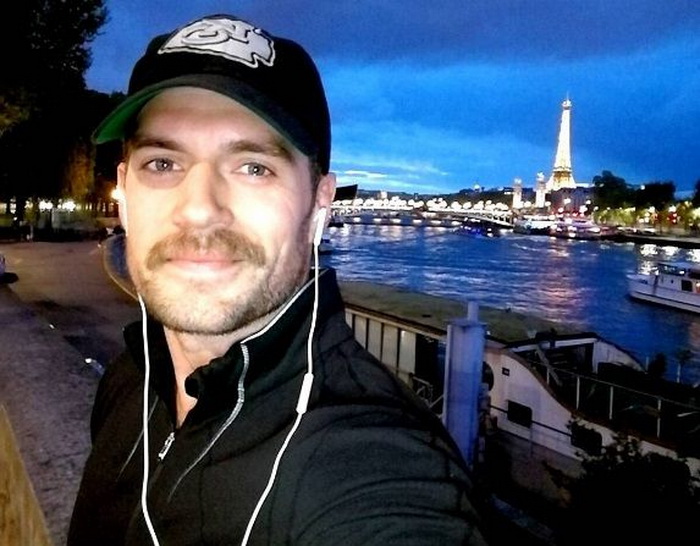 Syuting Ulang Justice League, Kumis Henry Cavill Memunculkan Persoalan