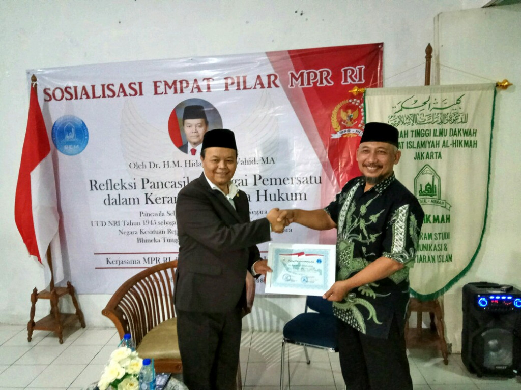 Hidayat Nur Wahid (kiri). Foto: dok MPR