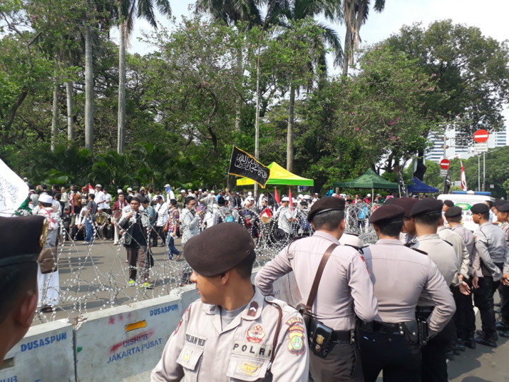 Ribuan Polisi Berjaga di Gerbang Barat Daya Monas