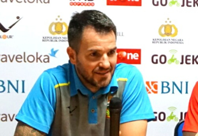 Pelatih Bhayangkara FC Simon McMenemy (Foto: MTVN/Kautsar Halim)