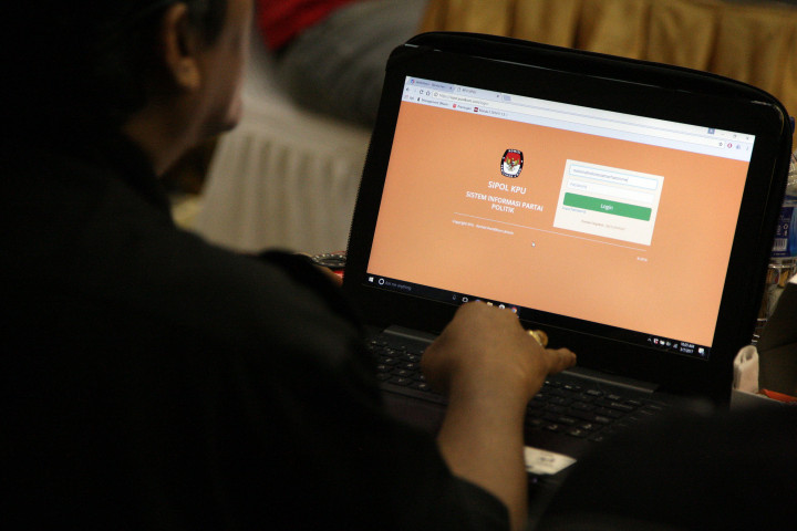 Konglomerat, Parpol, dan Media