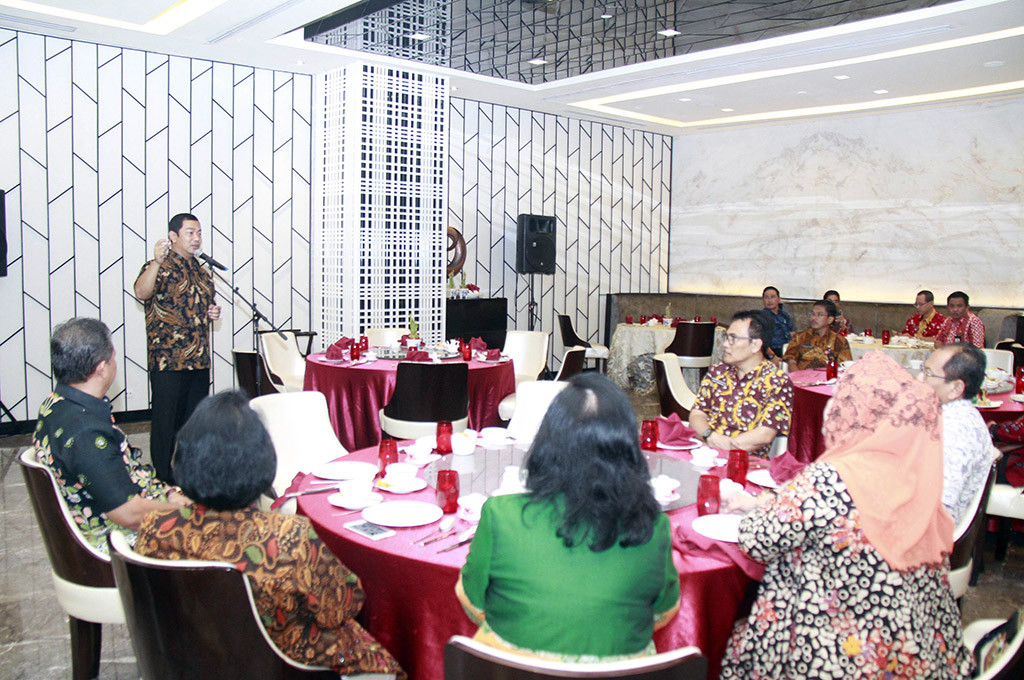 Wali Kota Semarang Hendrar Prihadi saat penandatanganan kerjasama di Semarang, Jawa Tengah -- MTVN/Mustholih