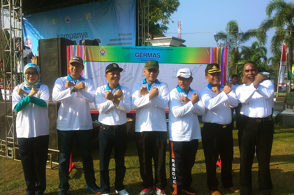 Kesepakantan untuk membudayakan hidup sehat di Alun-alun Kendal, Jawa Tengah -- MTVN/Iswahyudi