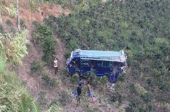 Bus Berpenumpang Puluhan Pelajar Masuk Jurang, Tiga Orang Tewas