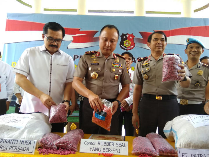 Polda Sumsel Sita 54 Ribu Karet Elpiji Tanpa SNI di SPPBE