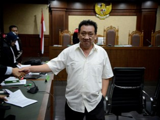 Aseng Divonis 4 Tahun Penjara atas Kasus Korupsi Proyek Jalan