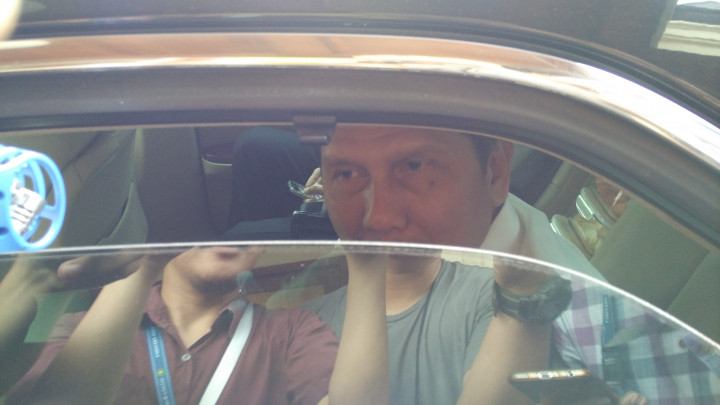 MenPAN-RB Jelaskan SKB HTI lewat Celah Kecil Jendela Mobil