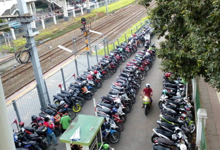 Parkir Bertingkat akan Dibangun di Stasiun Palmerah