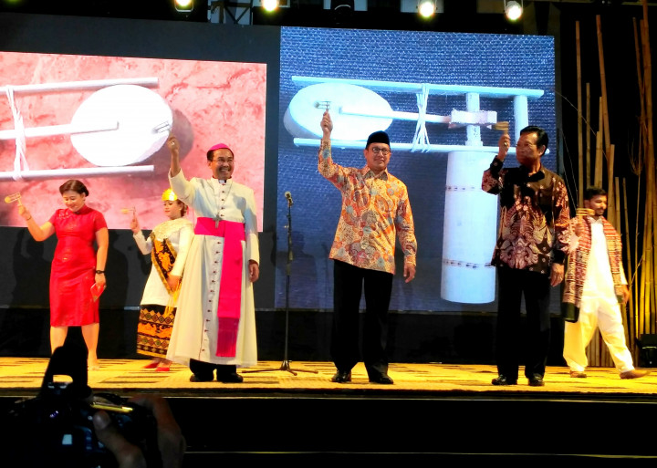 Cinta dalam Kemajemukan