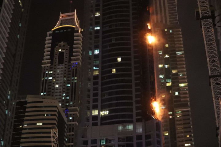 Kebakaran Landa Gedung Pencakar Langit di Dubai