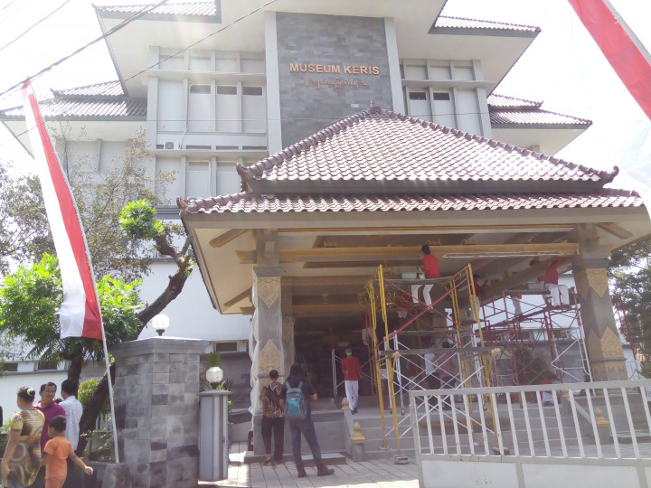 Pengerjaan Museum Keris Dikebut