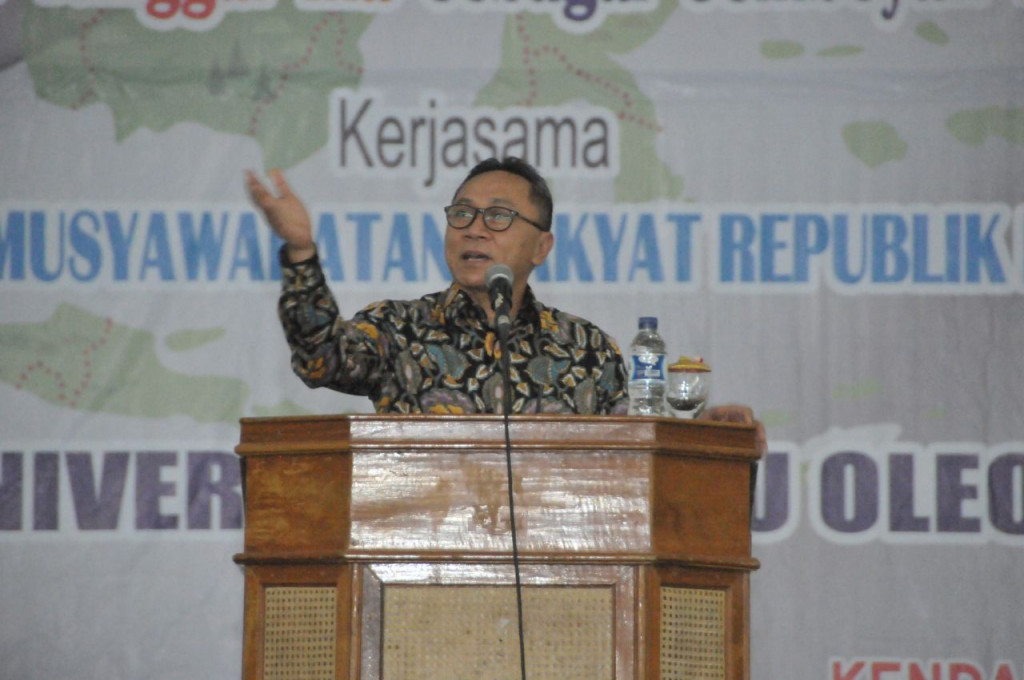 Ketua MPR Zulkifli Hasan sosialisasi empat pilar di Universitas Haluoleo. Foto: dok MPR