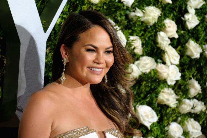 Supermodel Chrissy Teigen Alami Kulit Bermasalah saat Haid