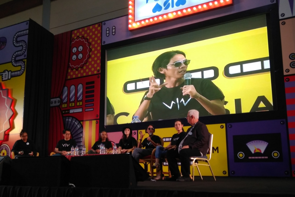 Angga Dwimas Sasongko dan tim Wiro Sableng 212 di Popcon Asia 2017 (Foto: metrotvnews/purba)