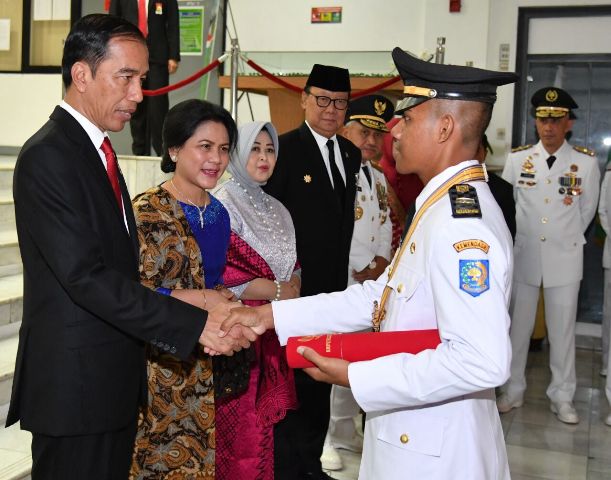 Presiden Joko Widodo dalam pengukuhan 2.014 praja IPDN di Kampus IPDN, Jatinangor, Jawa Barat. Foto: Laily Rachev/Biro Pers Setpres