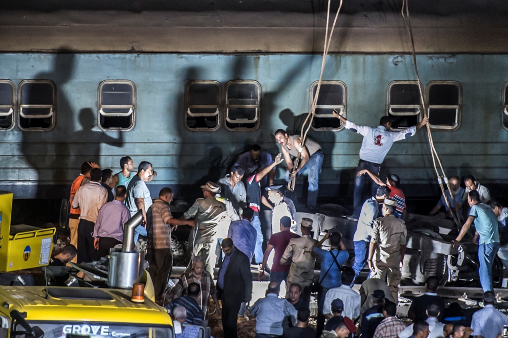 Kereta yang bertabrakan di Mesir (Foto: AFP).