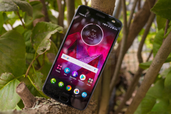 Moto Z2 Force Alami Masalah Efek Jelly