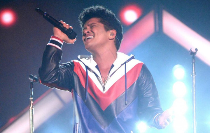 Bruno Mars Donasikan Rp13,3 Miliar untuk Korban Krisis Air di Flint