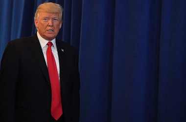 Gedung Putih Bela Respons Trump terhadap Nasionalis Kulit Putih