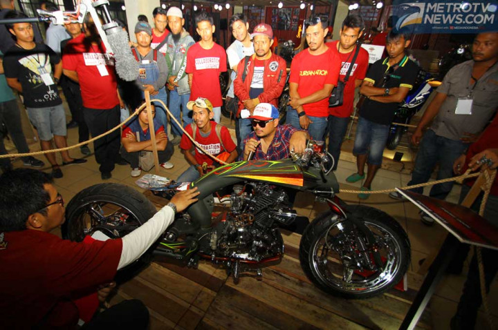 <i>Custom Culture</i> Atas Nama Nasionalisme