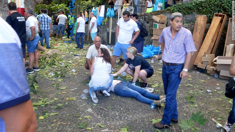 13 orang tewas tertimpa pohon tumbang di Portugal. (Foto: CNN)