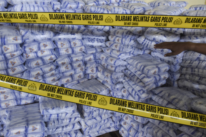 Menjerat Begal Garam