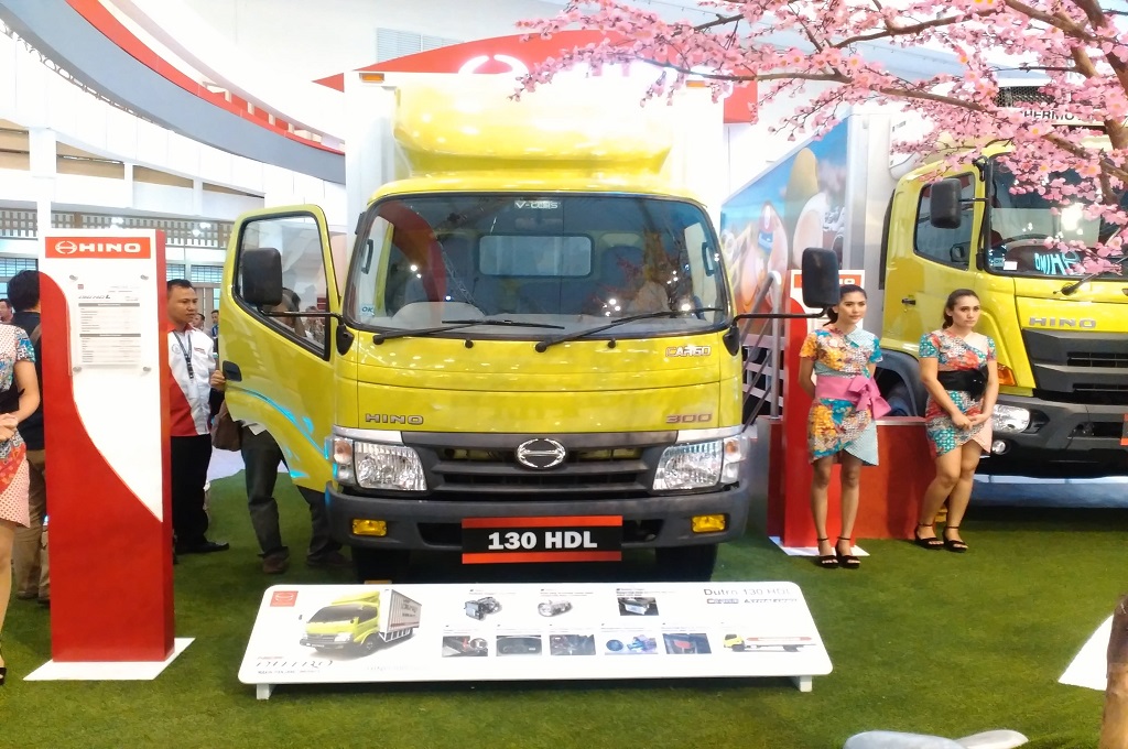 Hino New Dutro 130 HDL Pesaing Mitsubishi Colt Diesel FE 74 Long