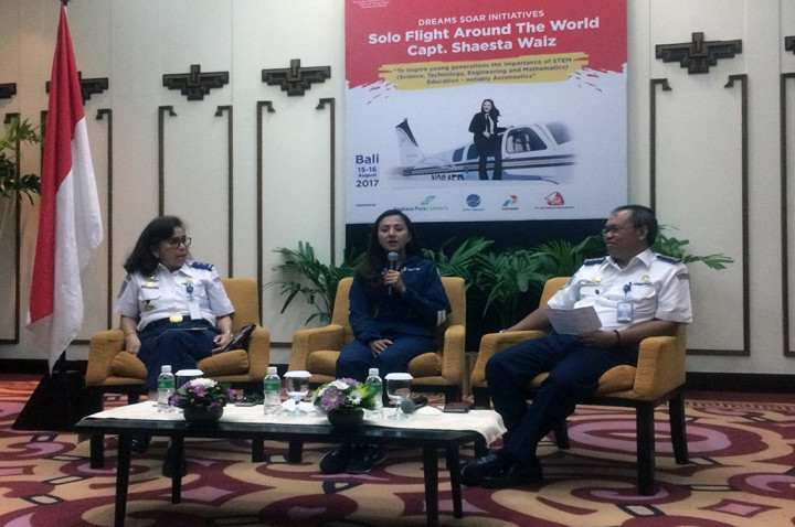 Pilot Wanita Asal Afganistan Keliling Dunia Seorang Diri