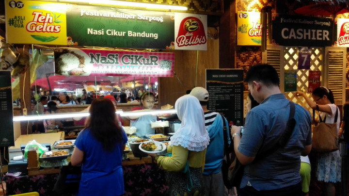 Antusiasme di Festival Kuliner Serpong
