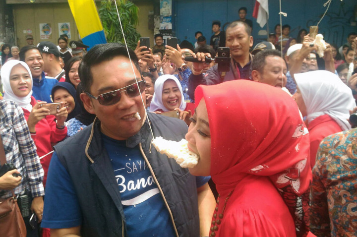 Ridwan Kamil Ikut Lomba Makan Kerupuk