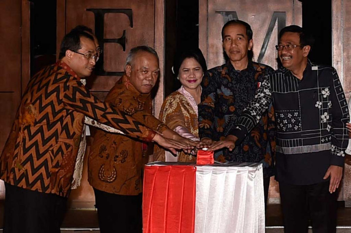 Resmikan Simpang Susun Semanggi, Jokowi Puji Gubernur DKI