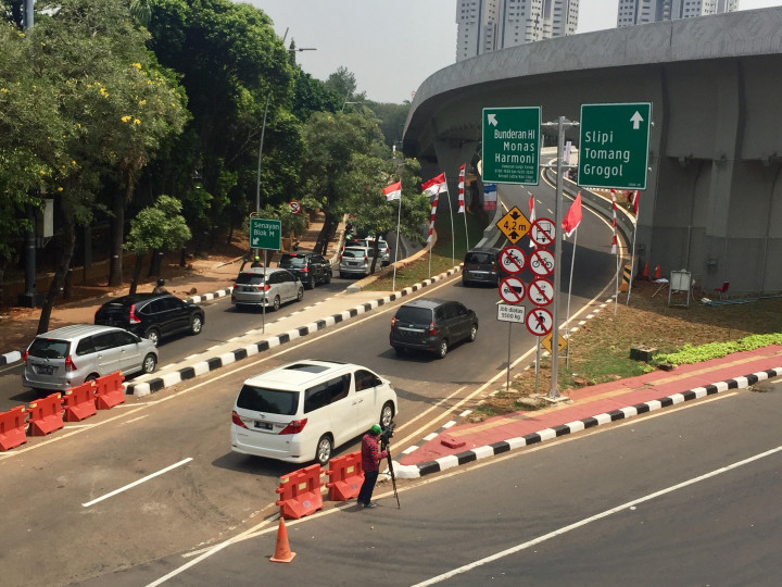 Pemotor Ingin Ikut Menikmati Simpang Susun Semanggi