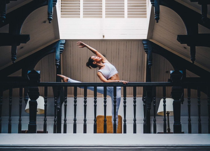 5 Pose Yoga yang Dapat Mengurangi Nyeri Pergelangan Tangan