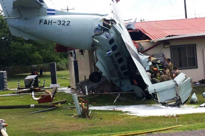 Pesawat Tempur Honduras Jatuh, Pilot Tewas