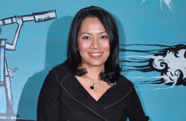 Hibur Penggemar, Dewi Lestari Minta Dibayar Pakai Bakso