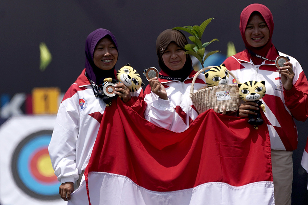 Tim Panahan Putri Tambah Perak Bagi Indonesia