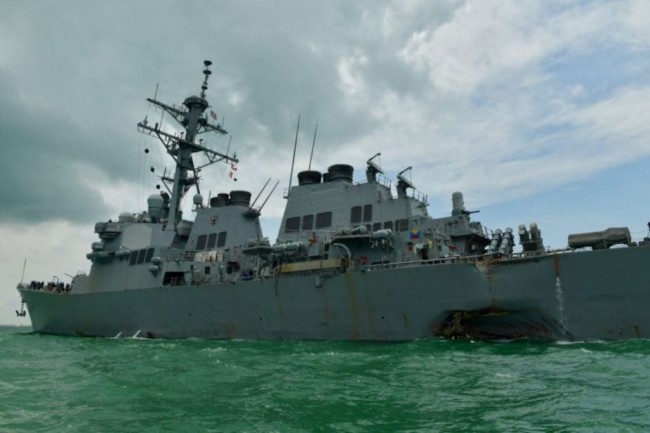 10 Pelaut Hilang dalam Tabrakan Kapal Perusak AS-Kapal Tanker