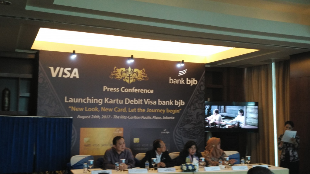PT Bank Pembangunan Daerah Jawa Barat dan Banten Tbk (BJBR) resmi merangkul PT Visa Worldwide Indonesia (Visa). MTVN/Dian Ihsan Siregar.