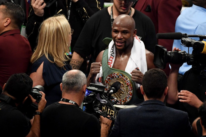 Tumbangkan McGregor, Mayweather Umumkan Pensiun