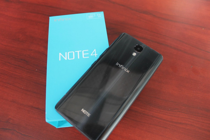 Melihat Isi Kotak Infinix Note 4