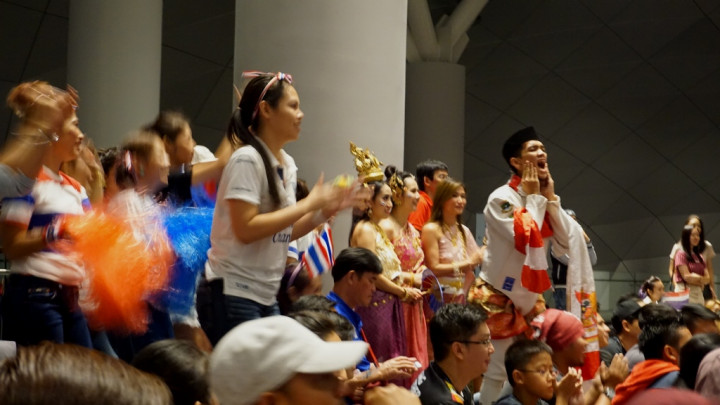 Mahasiswa Tangerang Ajak Suporter Thailand Dukung Indonesia