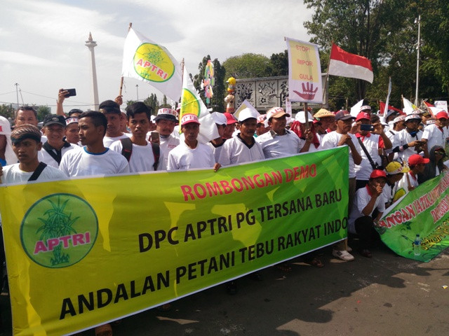 4.000 Petani Tebu Unjuk Rasa di Depan Istana Negara