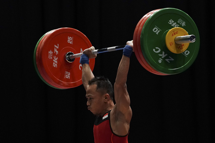 Indonesia Tambah Perak dari Angkat Besi