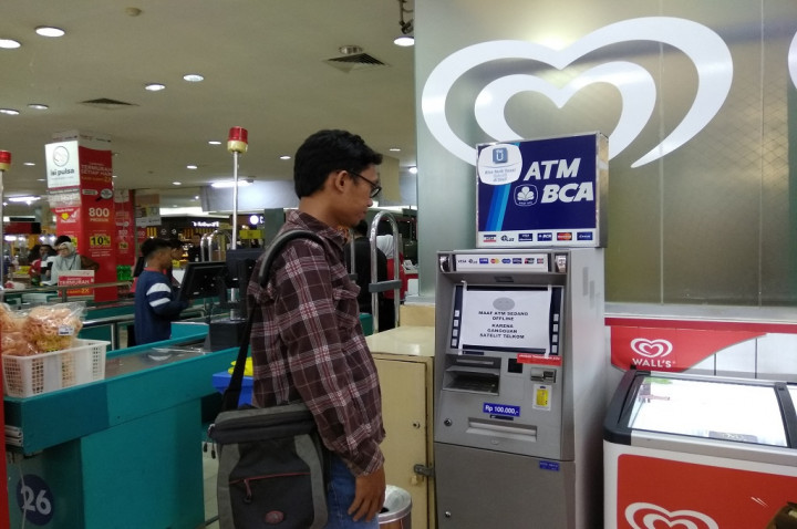 Nasabah BCA Diminta Bertransaksi di Kantor Cabang di Palembang