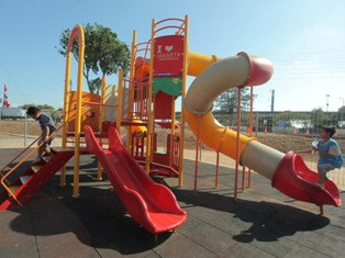 Anggaran RPTRA Hilang, Tim Anies-Sandi Kritisi Djarot