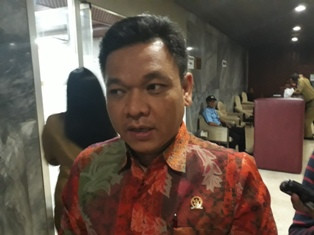 Pembahasan Perppu Ormas Terancam Molor