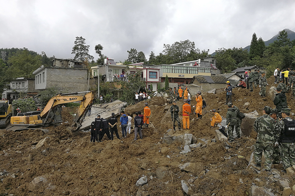 Tanah Longsor Terjang Tiongkok, 25 Orang Hilang